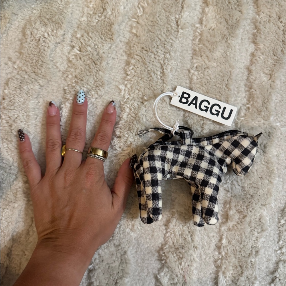 Baggu black and white gingham horse keychain - Picture 4 of 4
